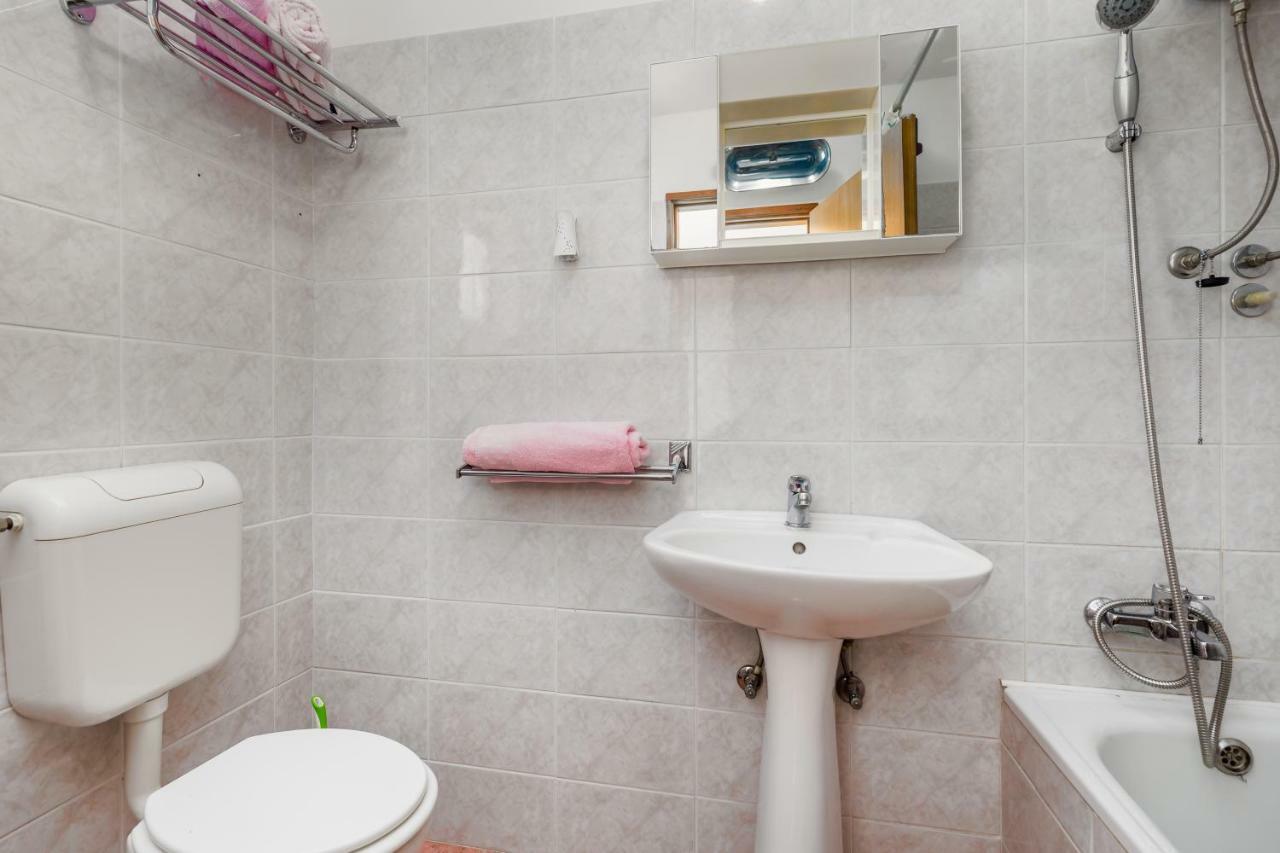 Apartmani Strott Pinezići Eksteriør billede