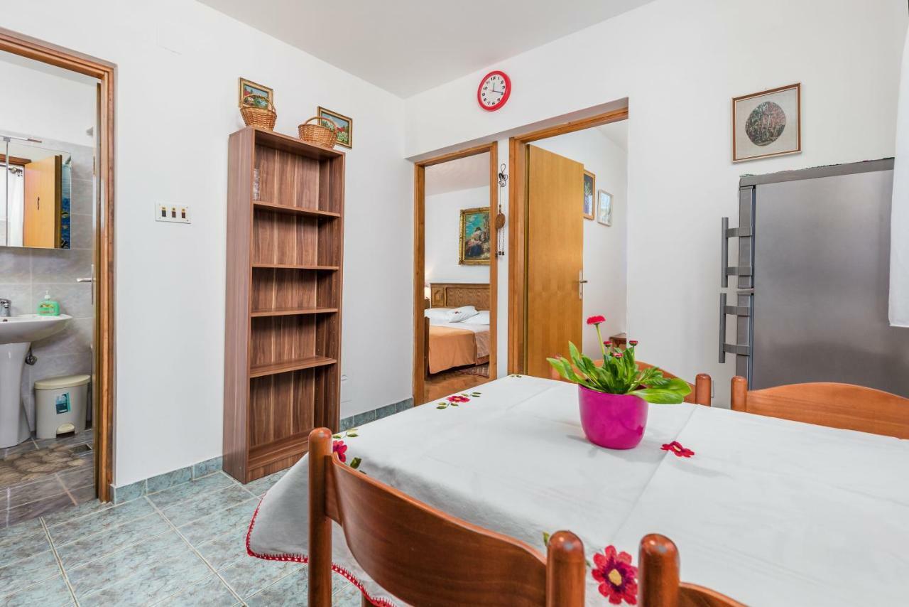 Apartmani Strott Pinezići Eksteriør billede